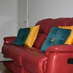 Classy Campbell Park Apartment, Balcony & Free Parking