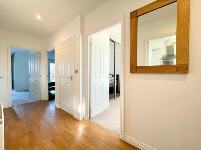 Classy Campbell Park Apartment, Balcony & Free Parking *